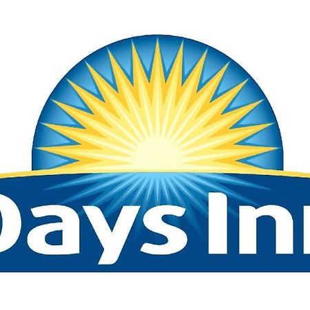 Days Inn By Wyndham Brooklyn Eastern Parkway New York Ngoại thất bức ảnh